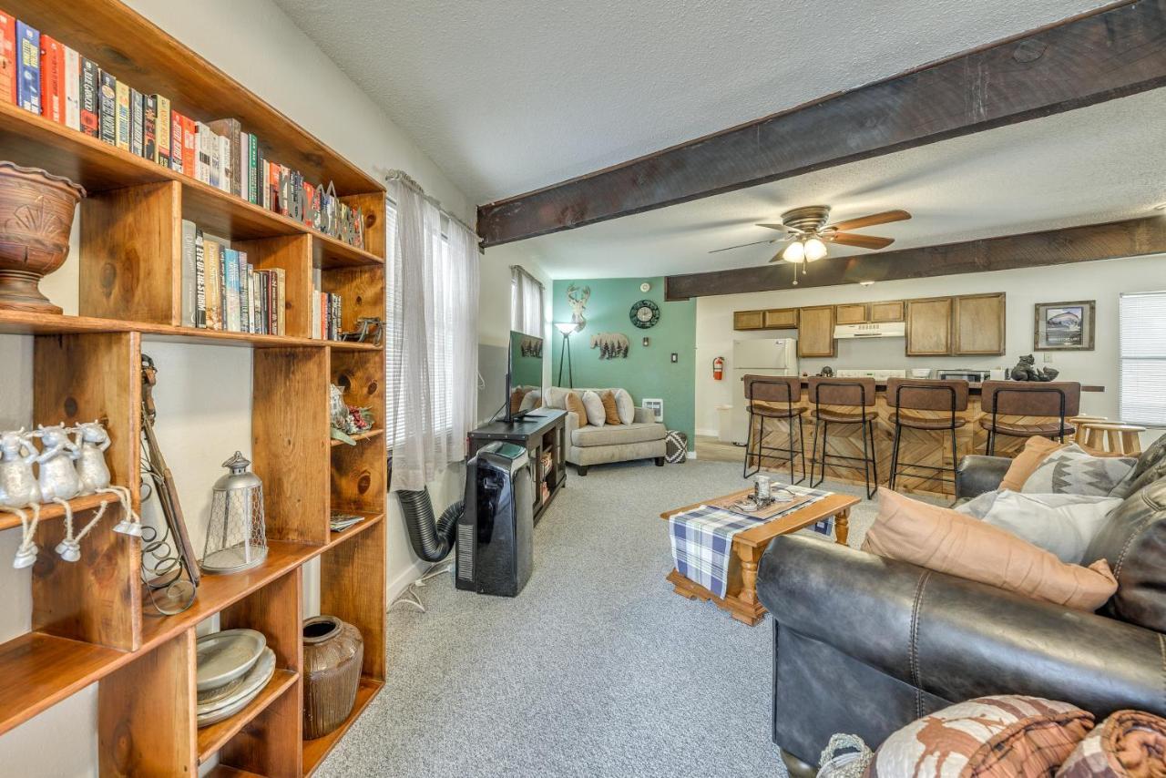 Ruidoso Home With Balcony About 16 Mi To Ski Apache! Buitenkant foto